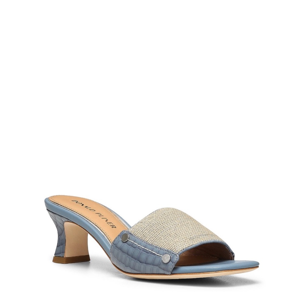Donald Pliner sandal; style: Kelza